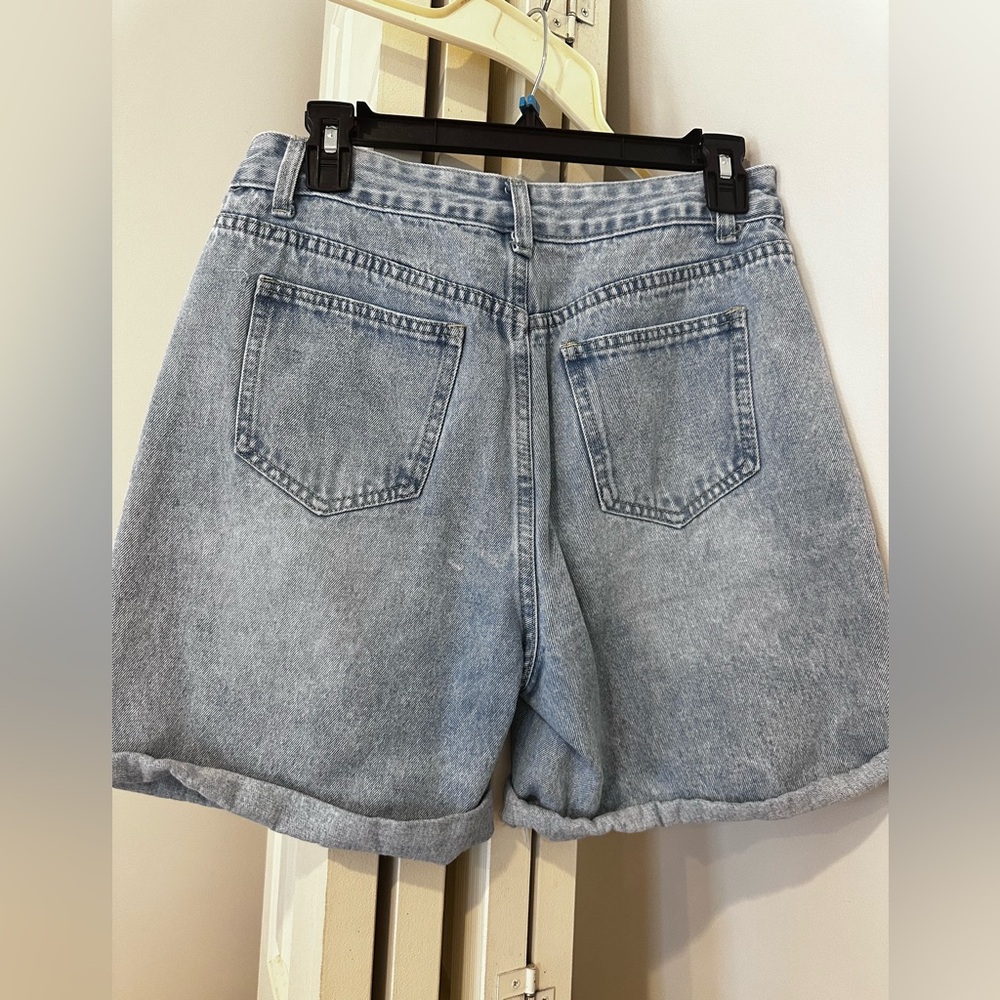 Bermuda shorts - Picture 6 of 8
